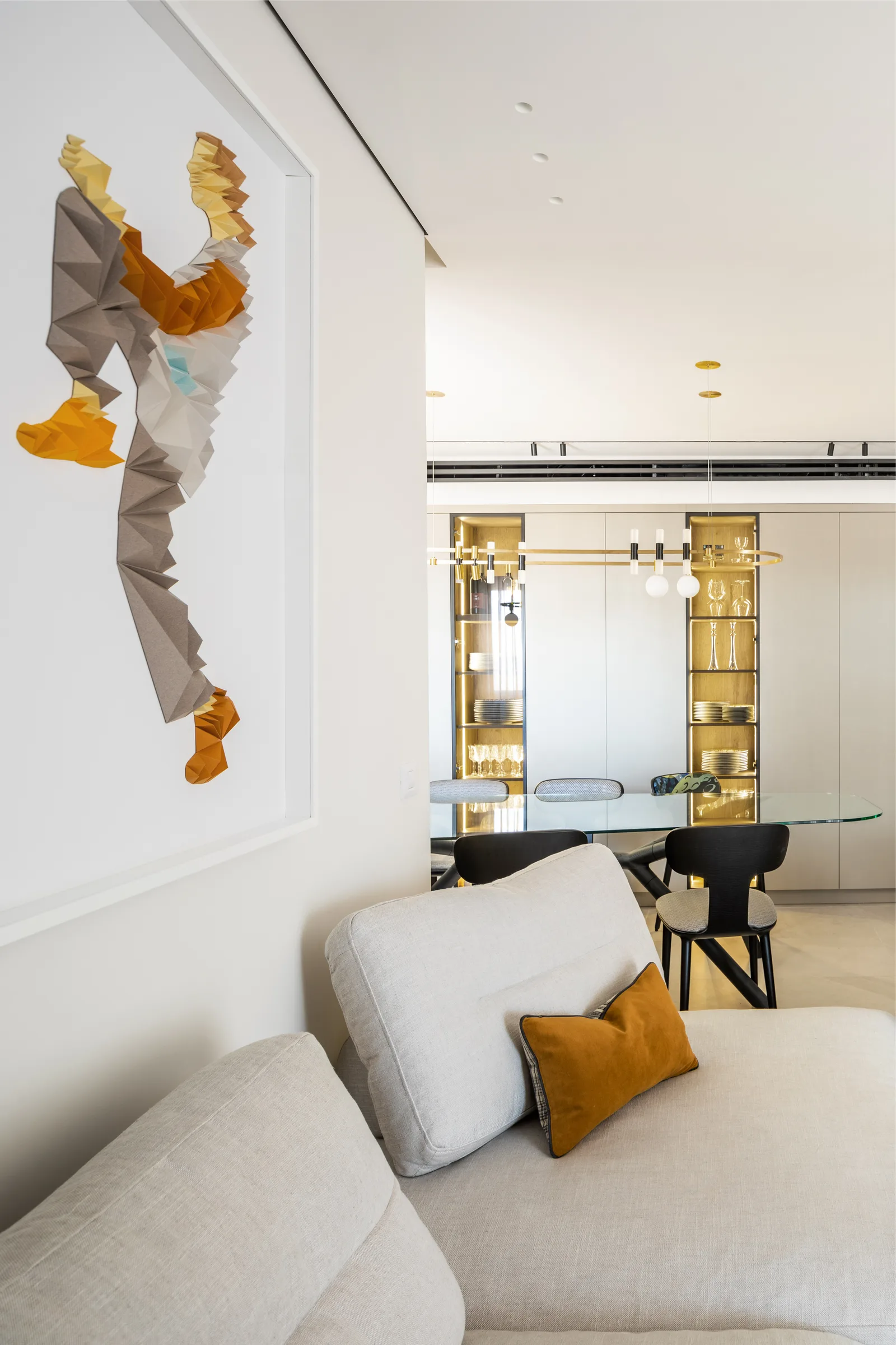 C-4 Apartment, detail